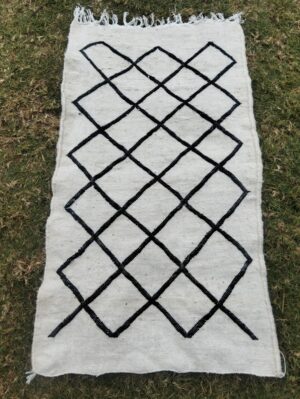 111 Tapis berbère blanc cassé