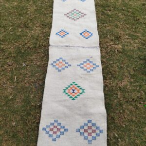 Tapis berbère à motifs géométriques