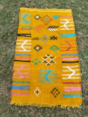 b1 Tapis berbère jaune