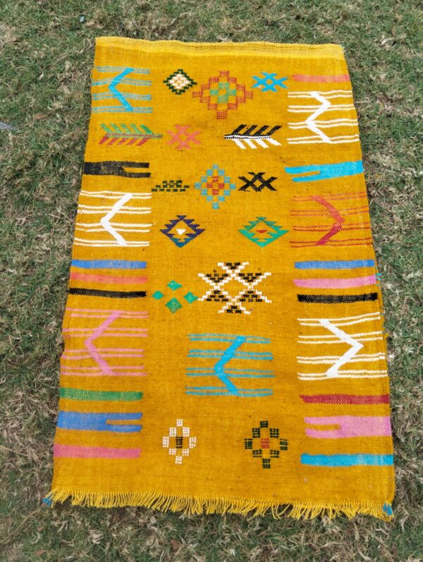 b1 Tapis berbère jaune